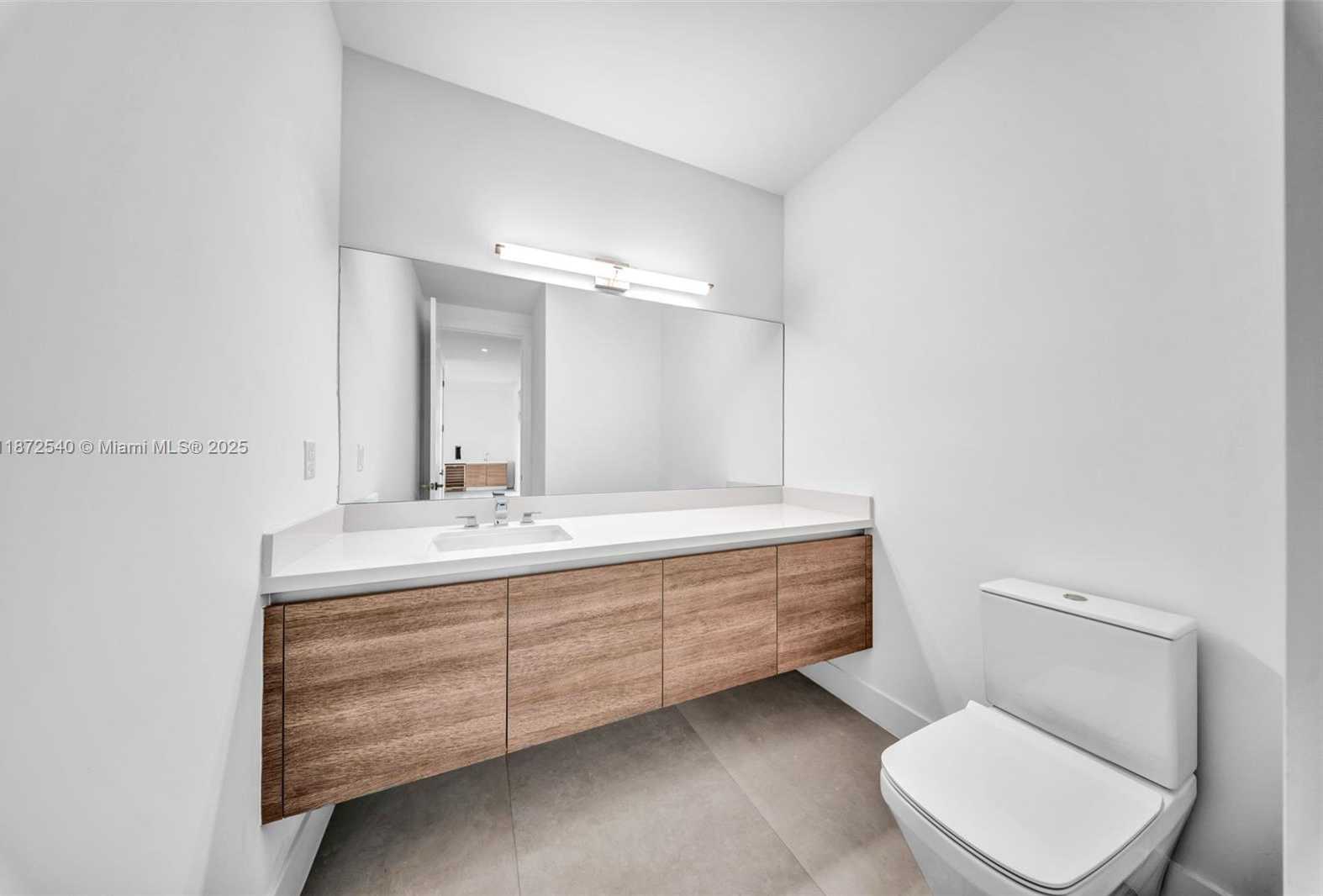 Small Image of 16740 NORTH BOTANIKO DR N, Weston Number 33
