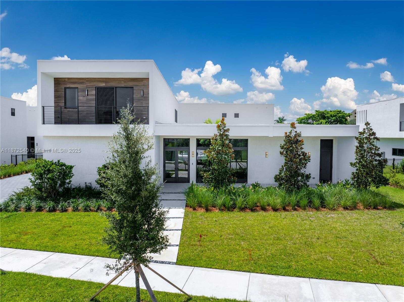 Small Image of 16740 NORTH BOTANIKO DR N, Weston Number 4