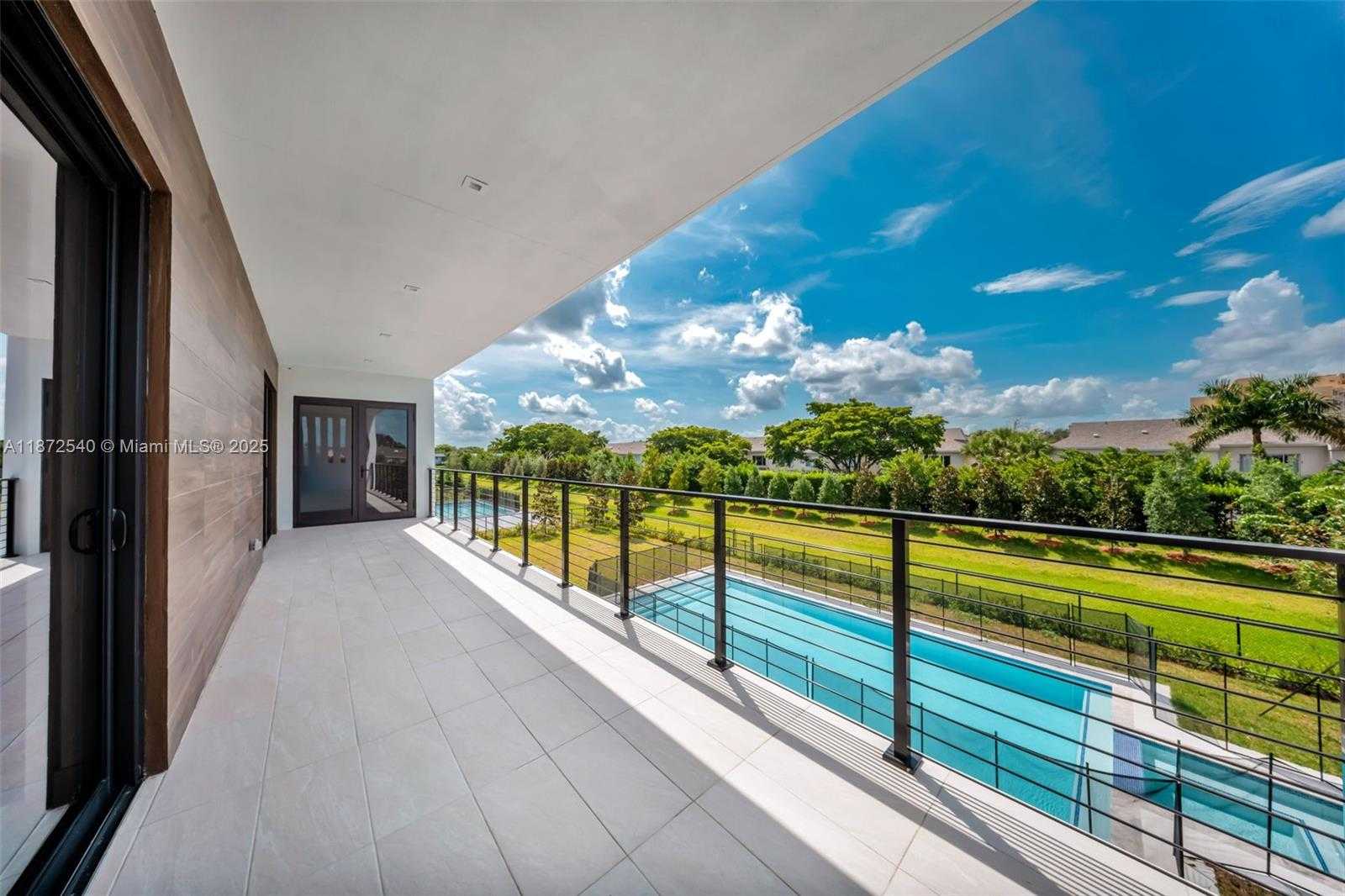 Small Image of 16740 NORTH BOTANIKO DR N, Weston Number 57
