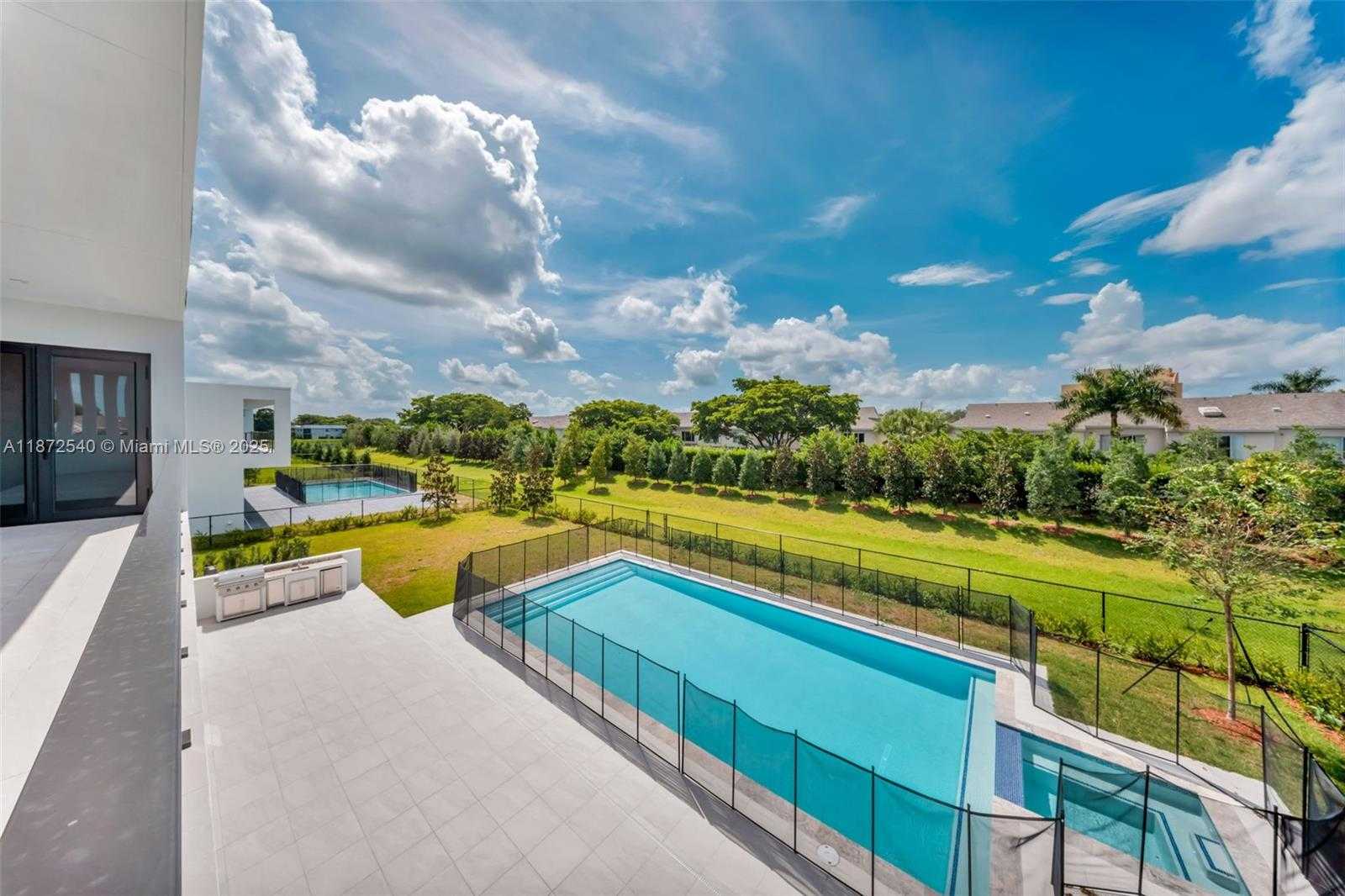 Small Image of 16740 NORTH BOTANIKO DR N, Weston Number 60