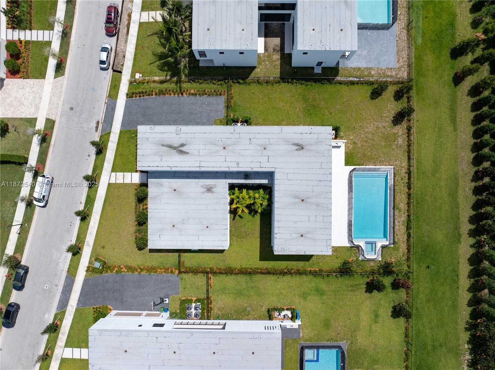 Small Image of 16740 NORTH BOTANIKO DR N, Weston Number 66