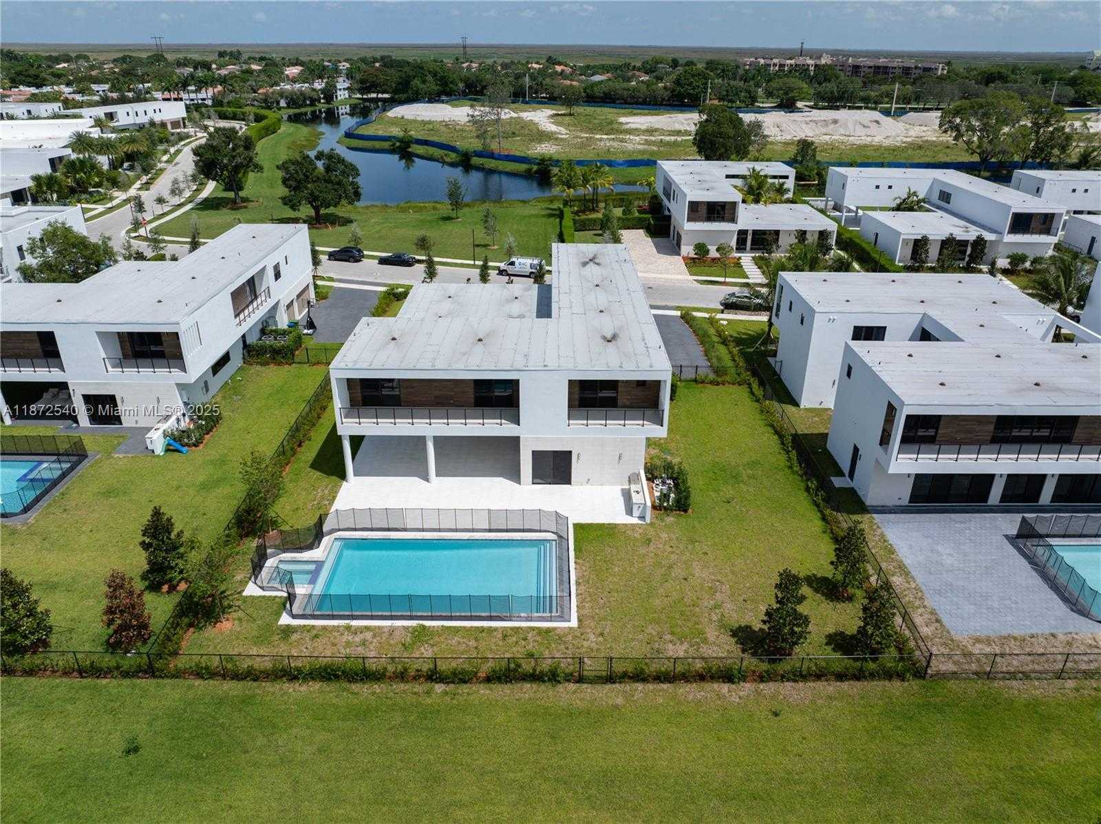 Small Image of 16740 NORTH BOTANIKO DR N, Weston Number 69