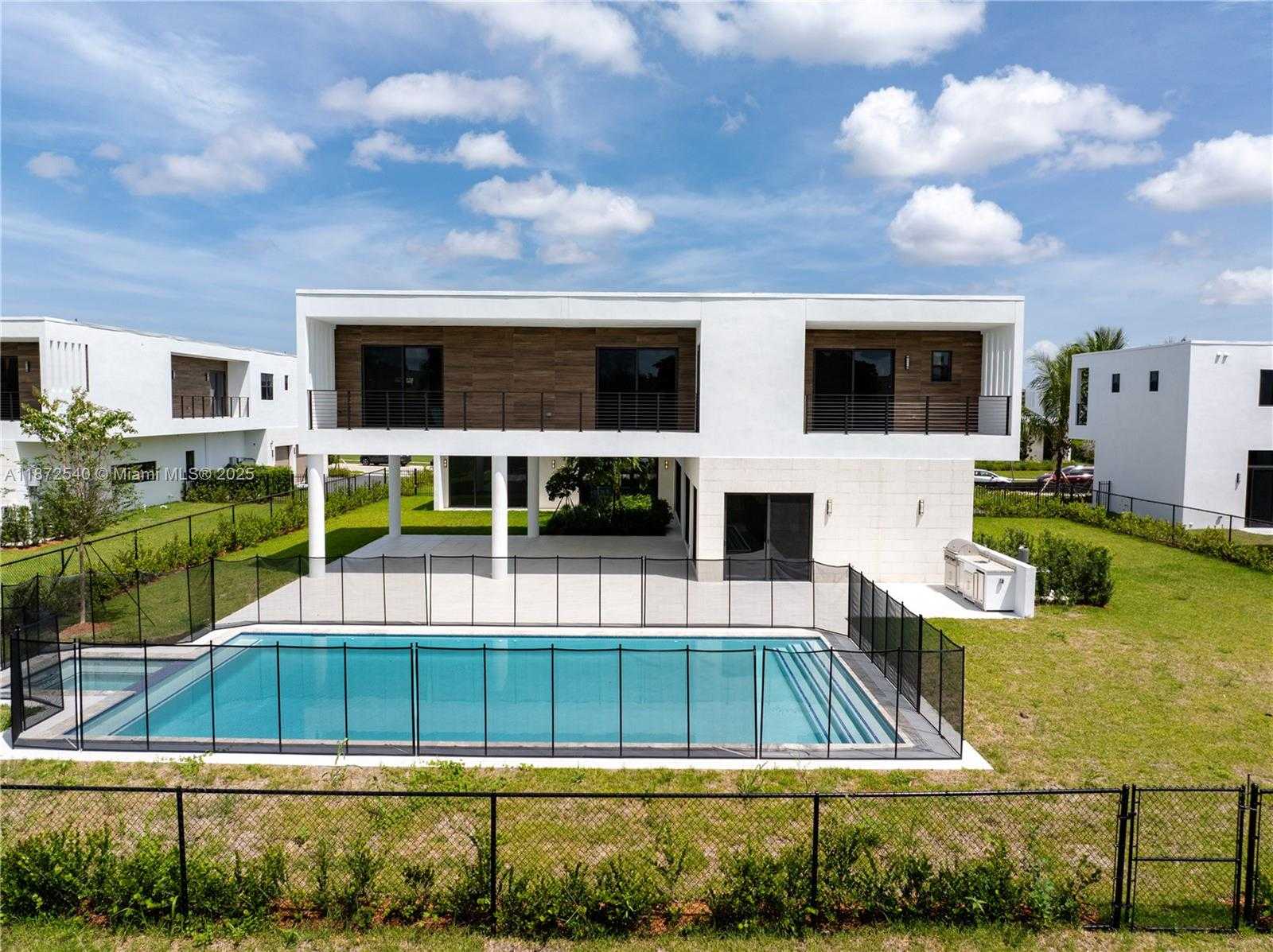 Small Image of 16740 NORTH BOTANIKO DR N, Weston Number 70
