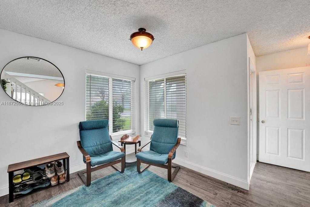 Small Image of 2747 PINEWOOD CT, Davie Number 14