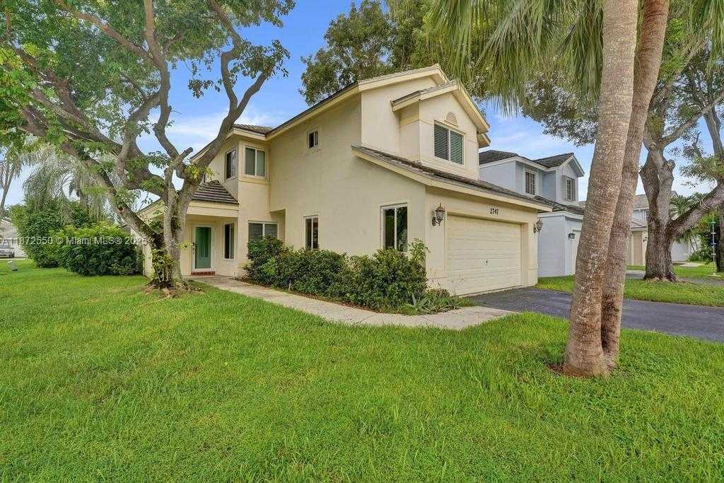 Small Image of 2747 PINEWOOD CT, Davie Number 2