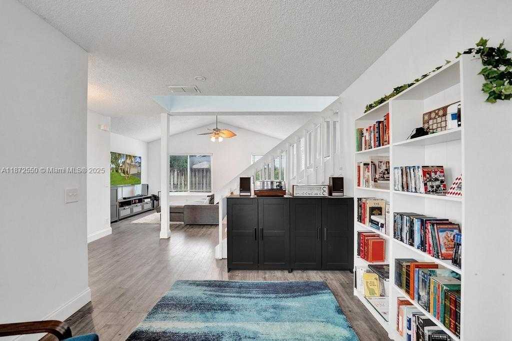 Small Image of 2747 PINEWOOD CT, Davie Number 20