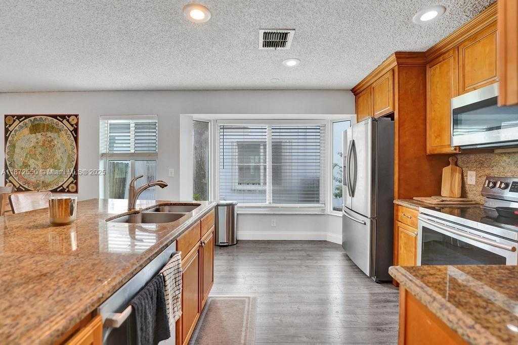 Small Image of 2747 PINEWOOD CT, Davie Number 21