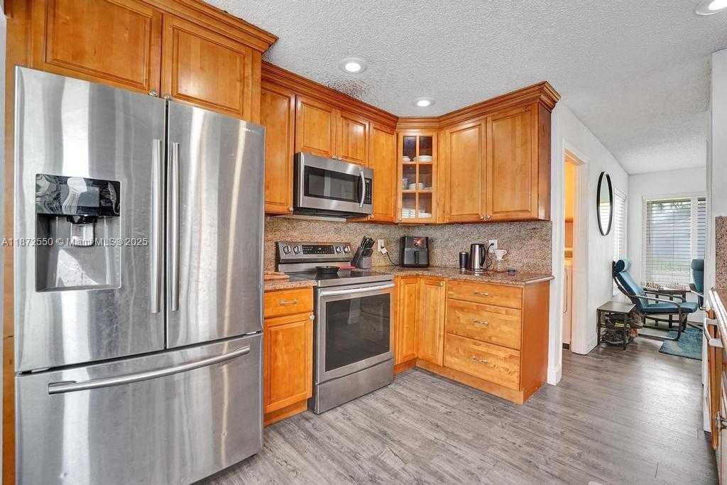 Small Image of 2747 PINEWOOD CT, Davie Number 25