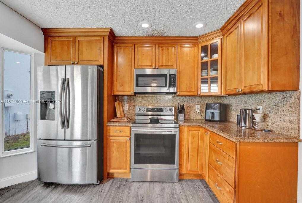 Small Image of 2747 PINEWOOD CT, Davie Number 26