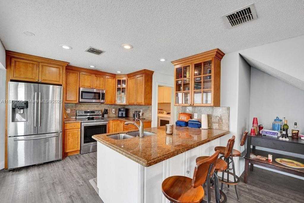 Small Image of 2747 PINEWOOD CT, Davie Number 27