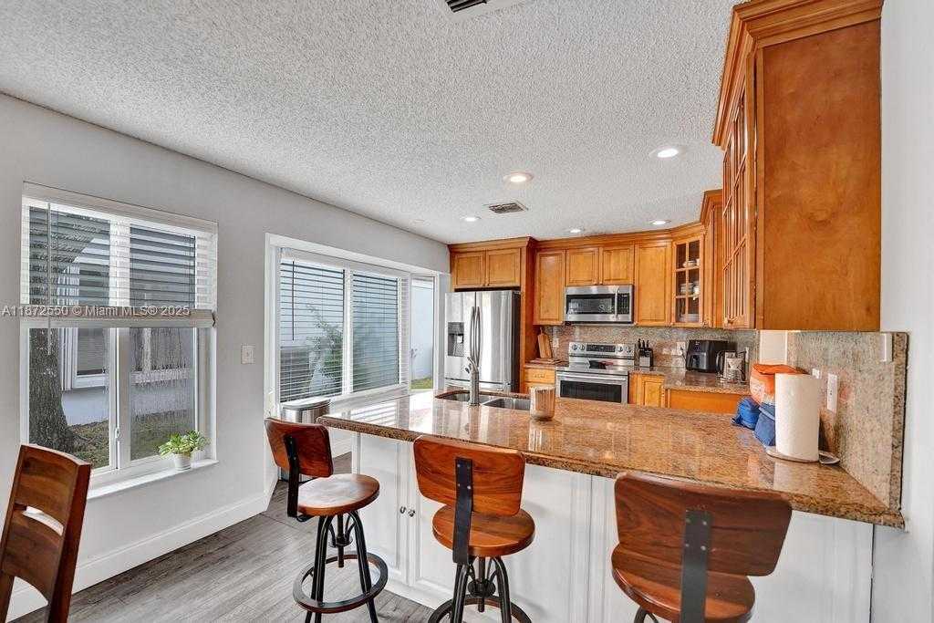 Small Image of 2747 PINEWOOD CT, Davie Number 29
