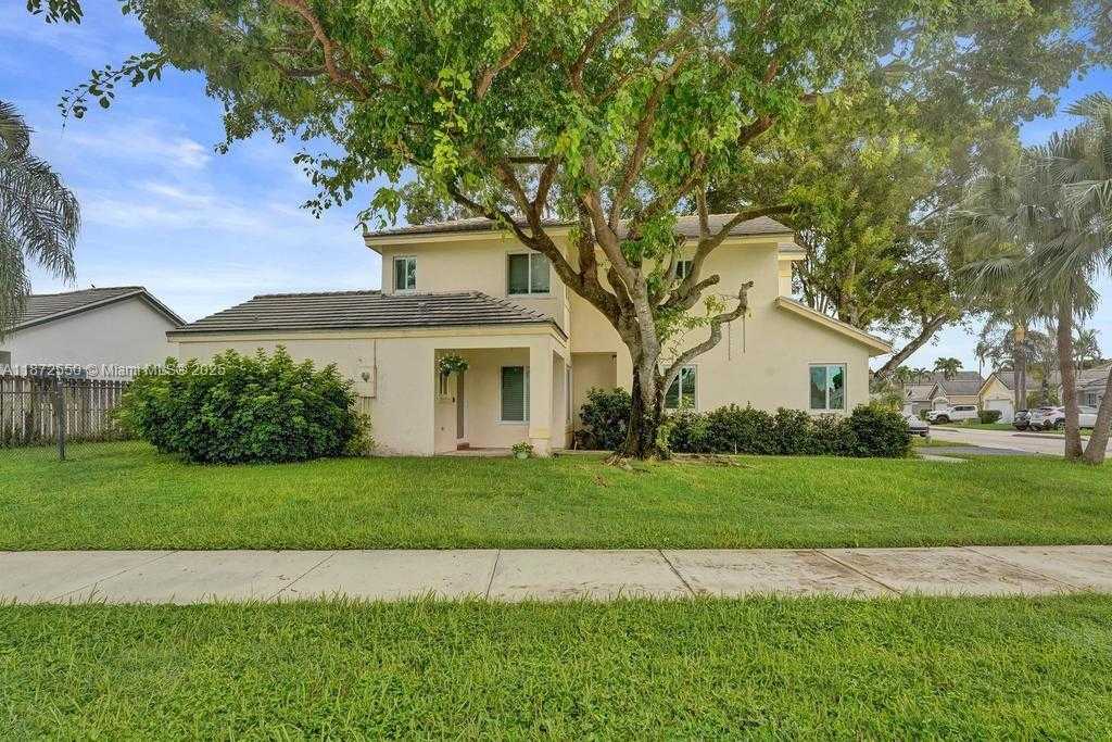 Small Image of 2747 PINEWOOD CT, Davie Number 3