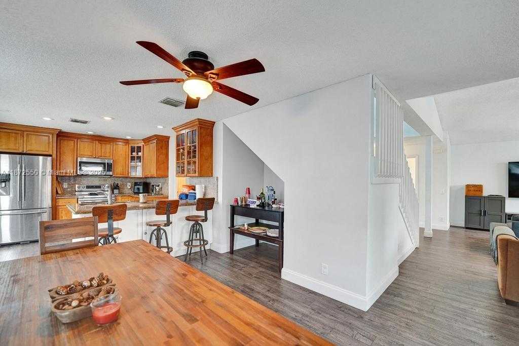 Small Image of 2747 PINEWOOD CT, Davie Number 34