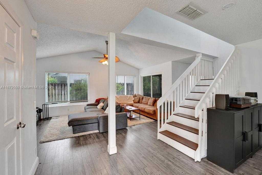 Small Image of 2747 PINEWOOD CT, Davie Number 36