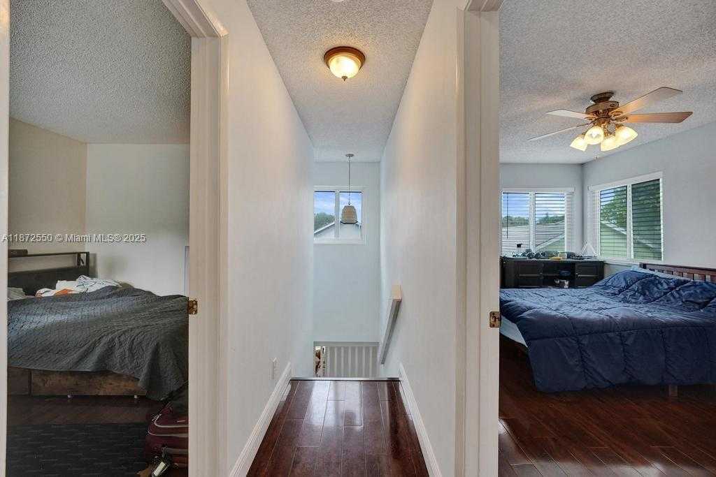 Small Image of 2747 PINEWOOD CT, Davie Number 37