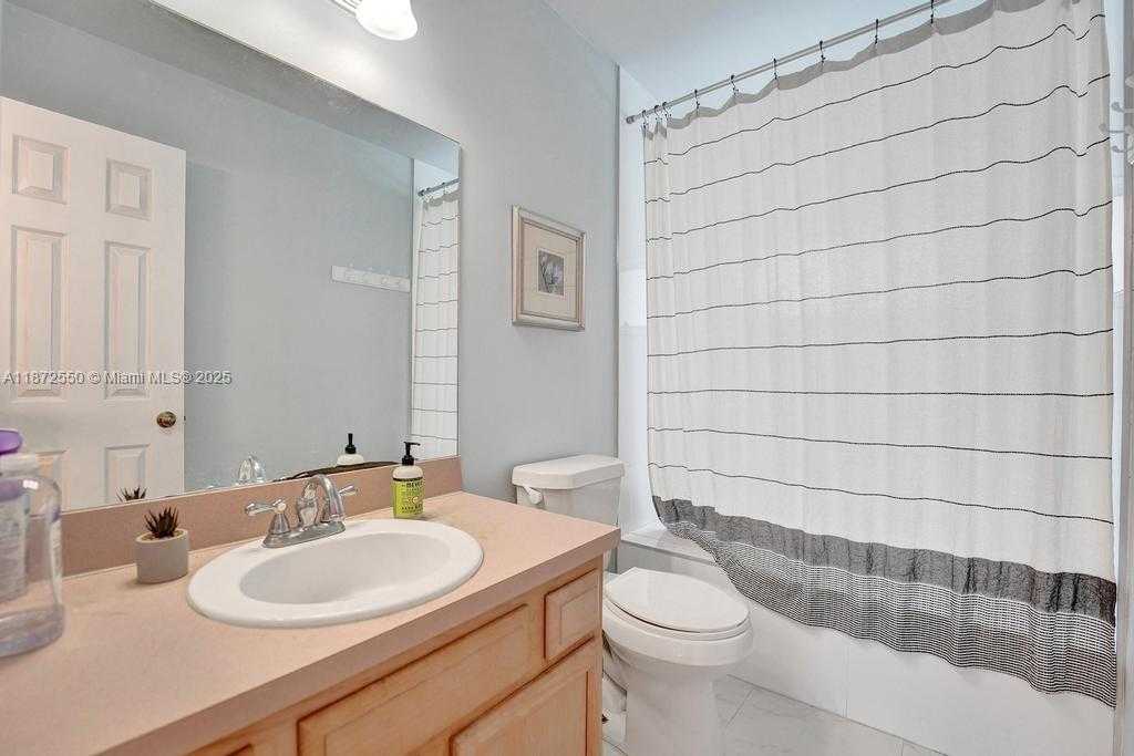Small Image of 2747 PINEWOOD CT, Davie Number 46