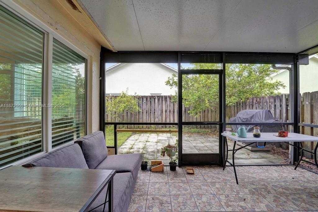 Small Image of 2747 PINEWOOD CT, Davie Number 49