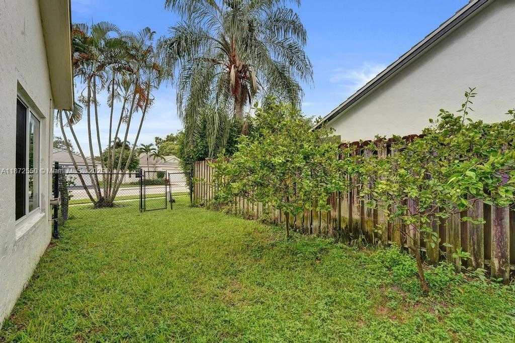 Small Image of 2747 PINEWOOD CT, Davie Number 50