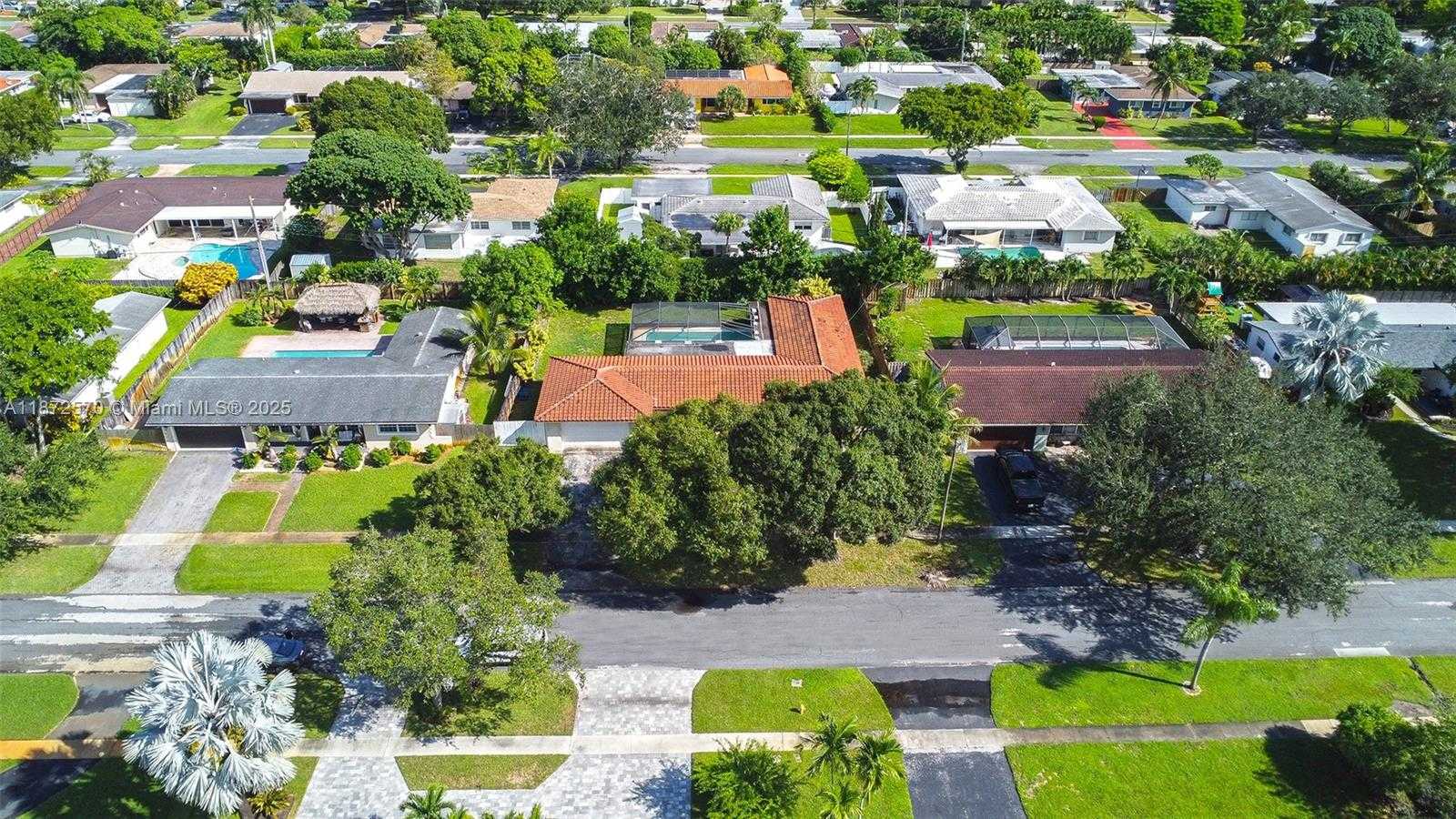 Small Image of 5561 SOUTH WEST 2ND CT, Plantation Number 38