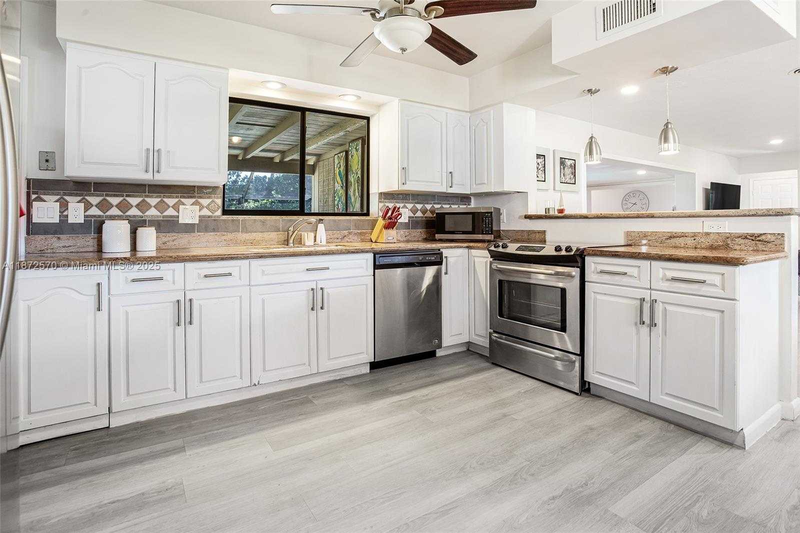 Small Image of 5561 SOUTH WEST 2ND CT, Plantation Number 8