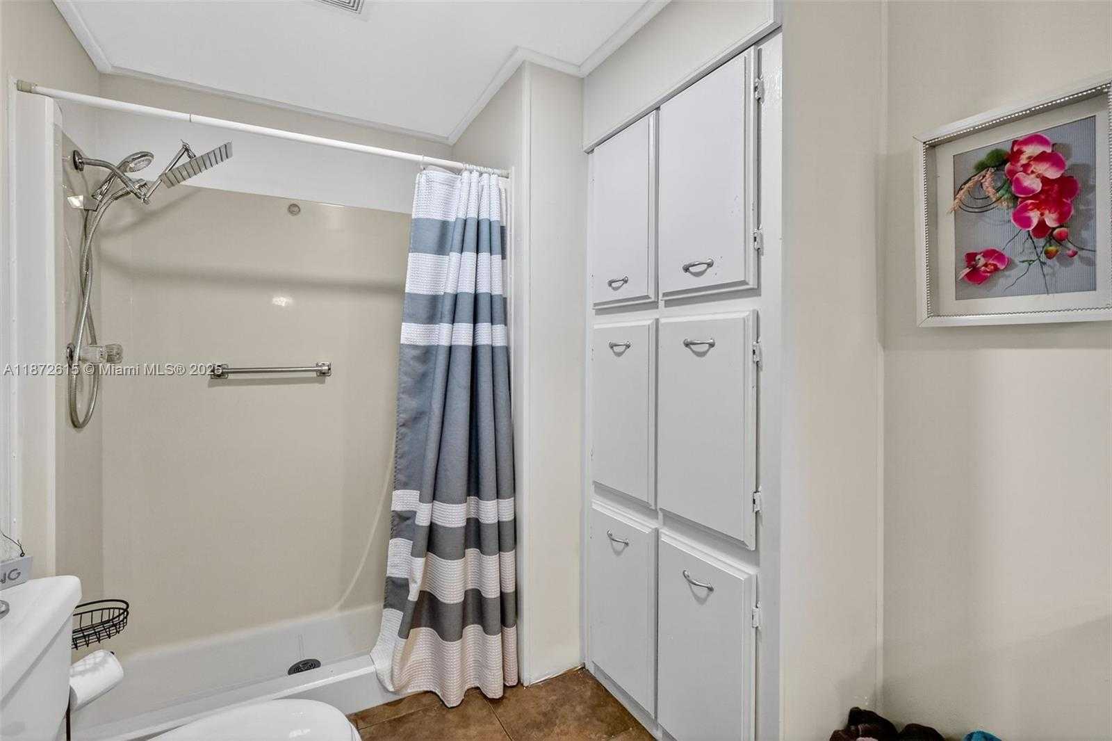Small Image of 21831 SOUTH HERITAGE CIR, Pembroke Pines Number 18