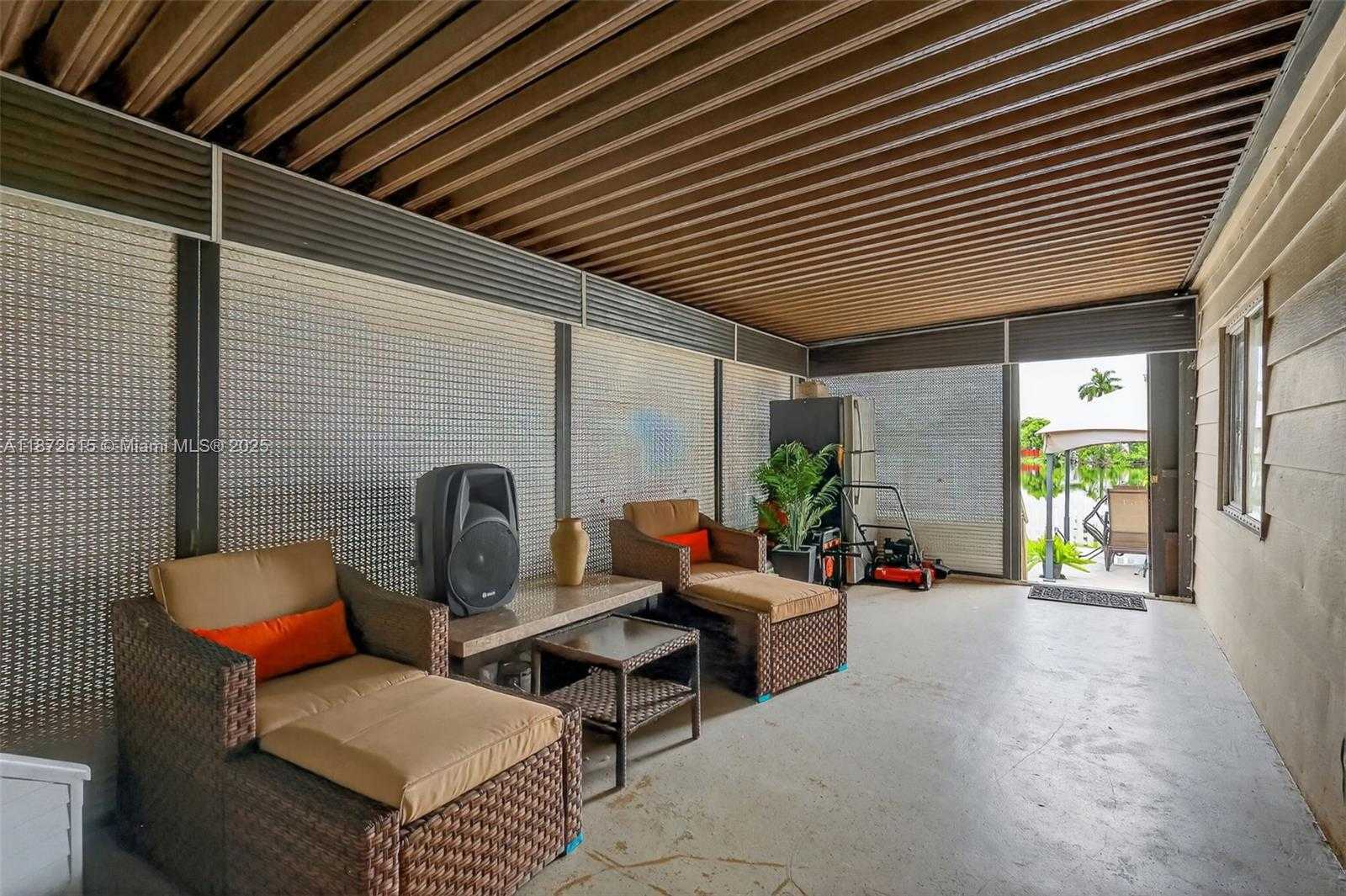 Small Image of 21831 SOUTH HERITAGE CIR, Pembroke Pines Number 20