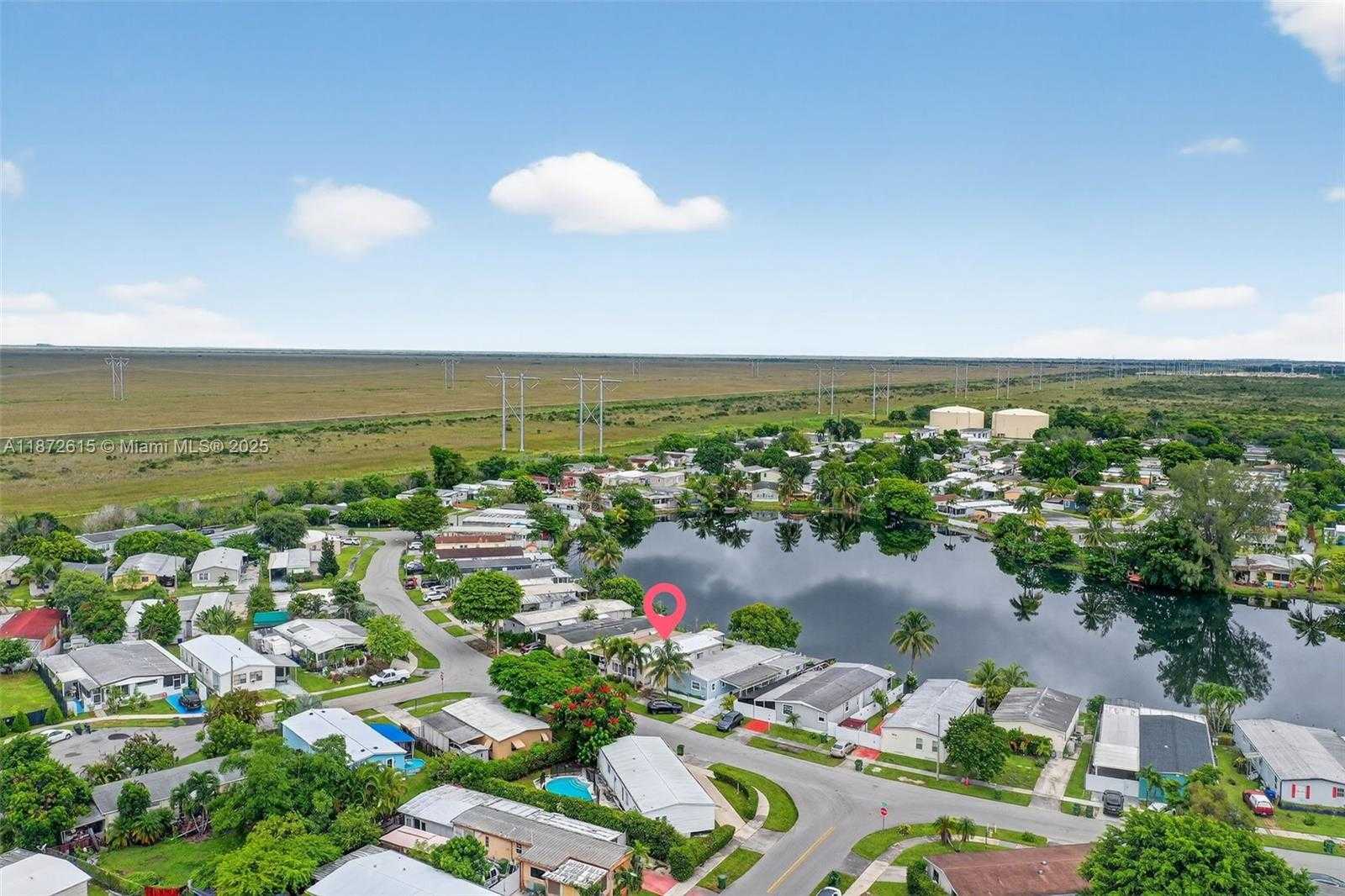 Small Image of 21831 SOUTH HERITAGE CIR, Pembroke Pines Number 38