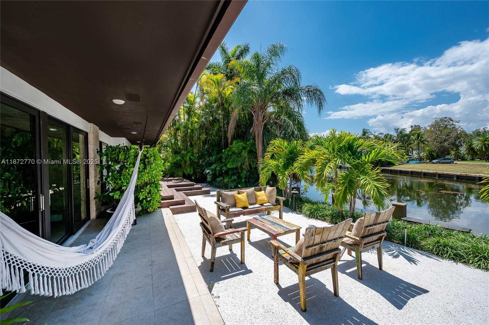 Small Image of 1240 CAMPAMENTO AVE, Coral Gables Number 16