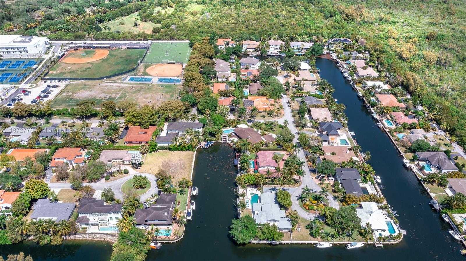 Small Image of 1240 CAMPAMENTO AVE, Coral Gables Number 2