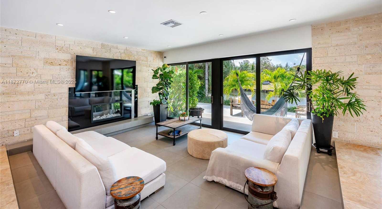 Small Image of 1240 CAMPAMENTO AVE, Coral Gables Number 23