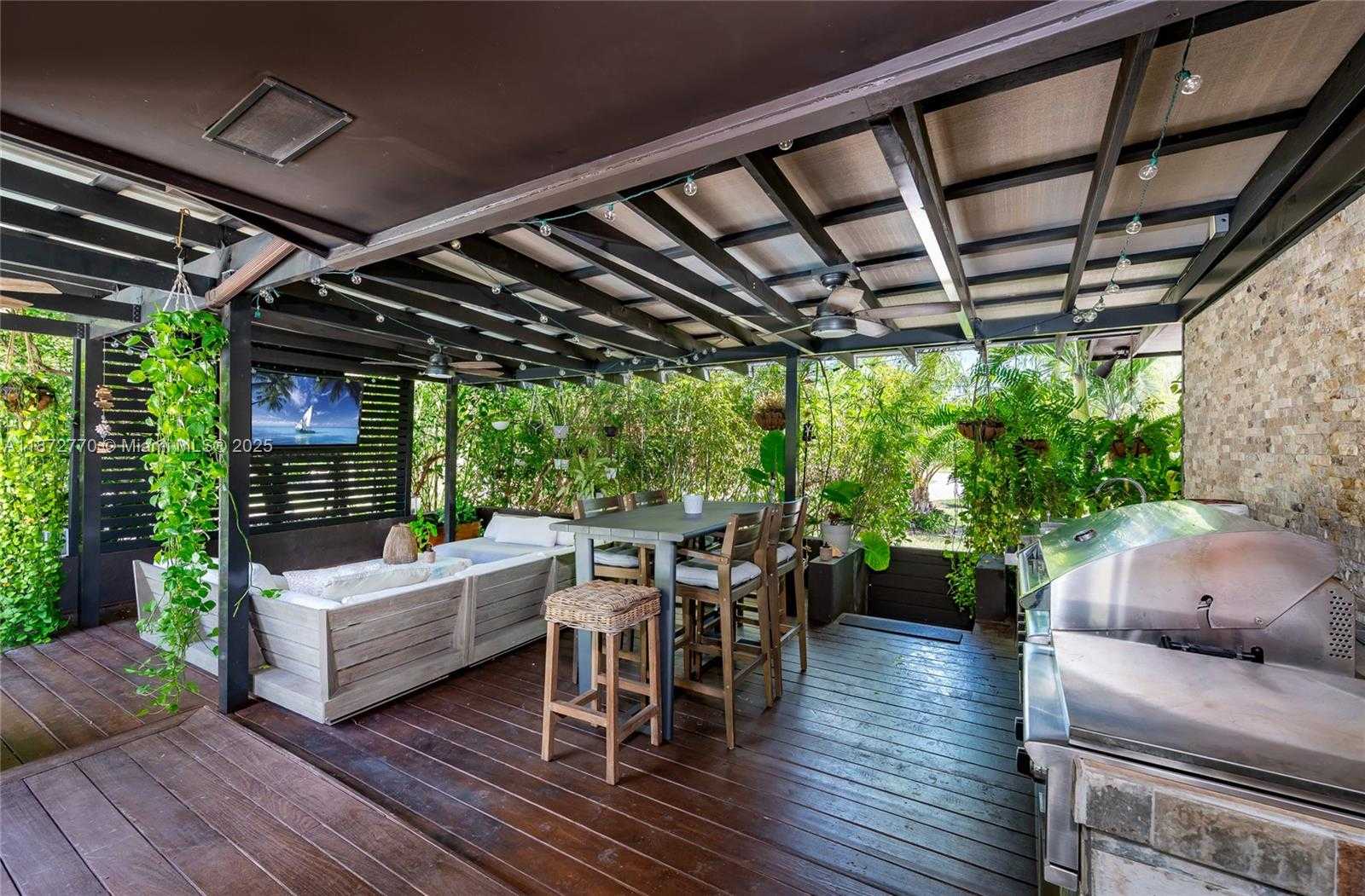 Small Image of 1240 CAMPAMENTO AVE, Coral Gables Number 30