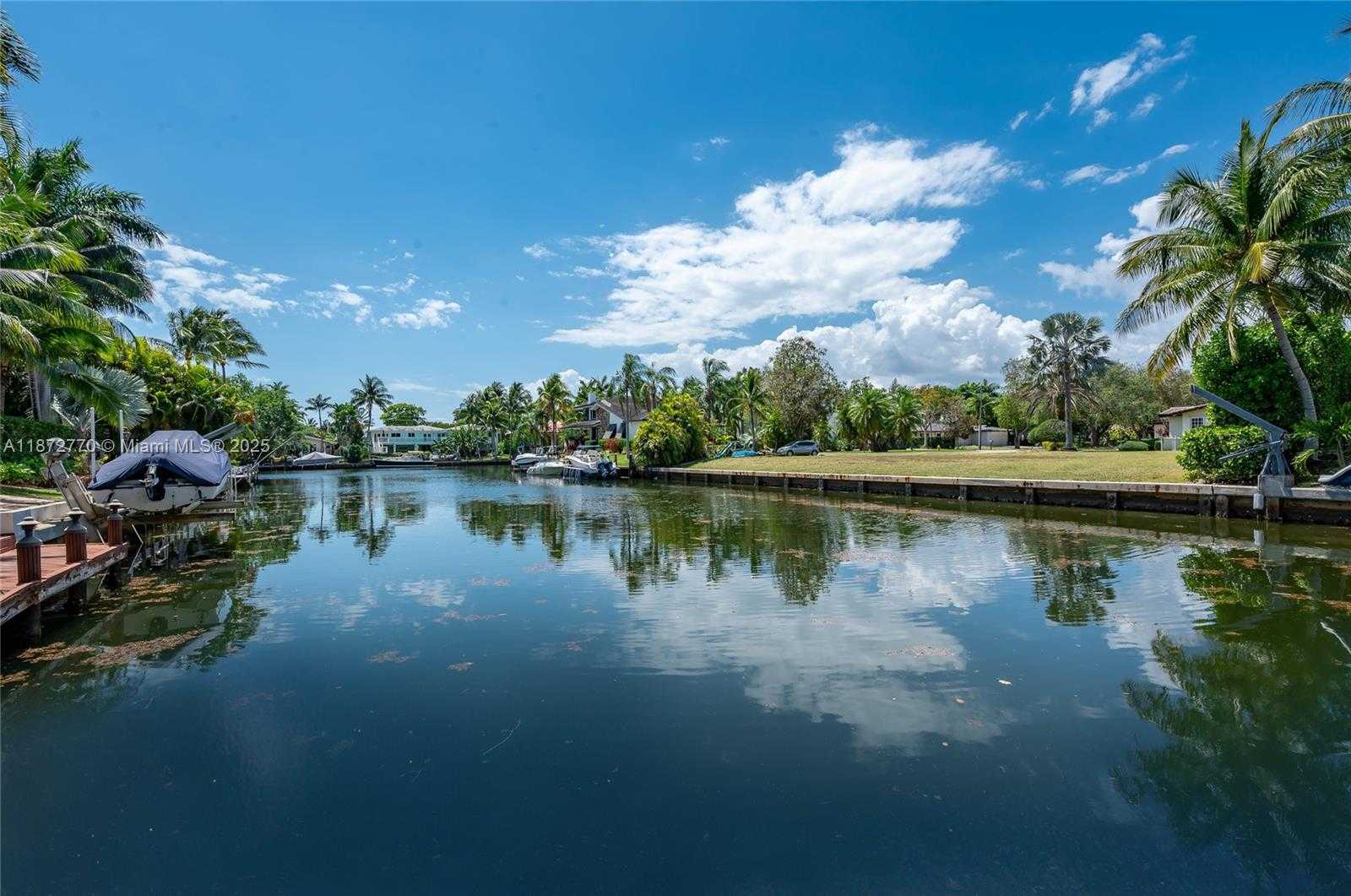 Small Image of 1240 CAMPAMENTO AVE, Coral Gables Number 33