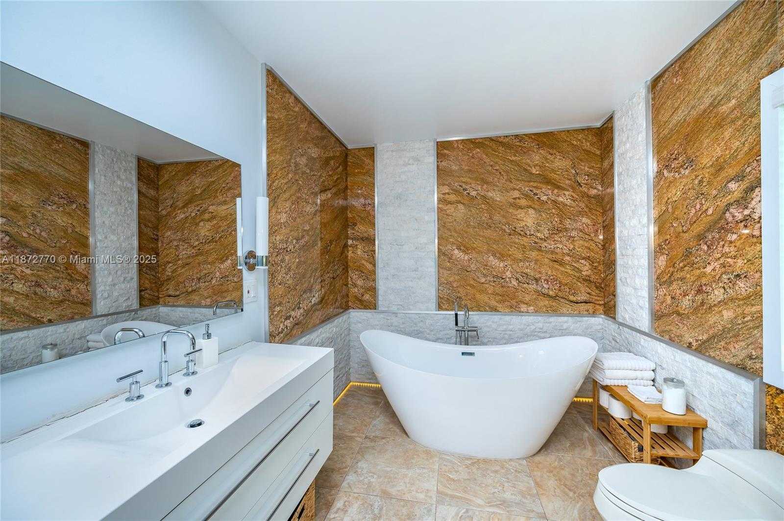 Small Image of 1240 CAMPAMENTO AVE, Coral Gables Number 48