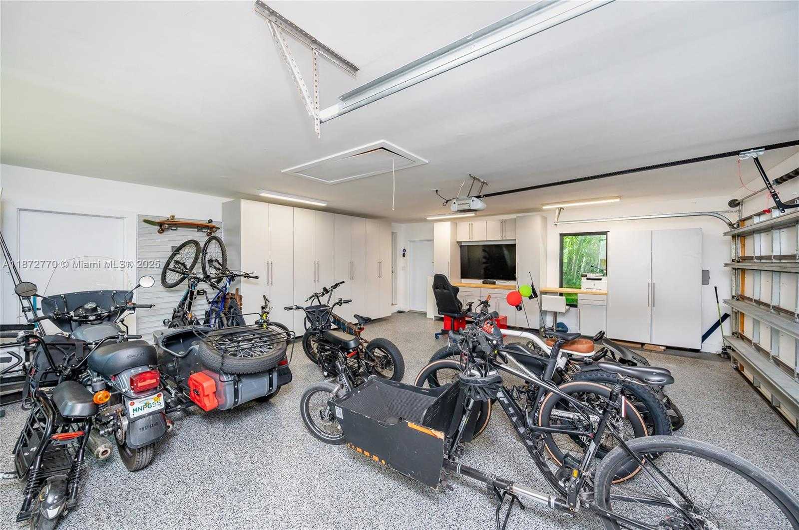 Small Image of 1240 CAMPAMENTO AVE, Coral Gables Number 56