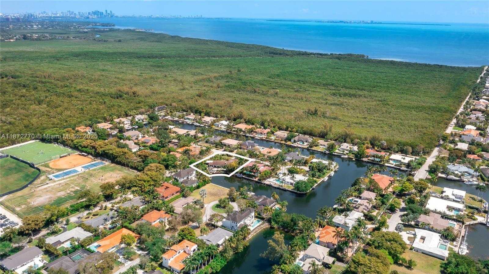 Small Image of 1240 CAMPAMENTO AVE, Coral Gables Number 61