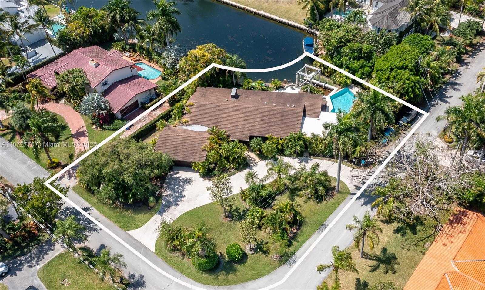 Small Image of 1240 CAMPAMENTO AVE, Coral Gables Number 66