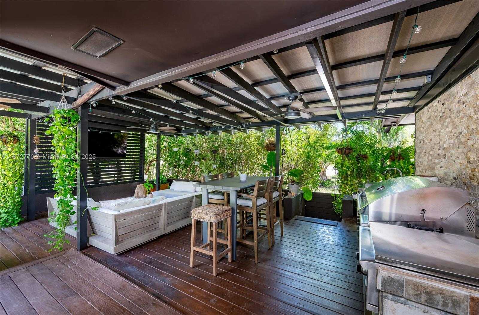 Small Image of 1240 CAMPAMENTO AVE, Coral Gables Number 7