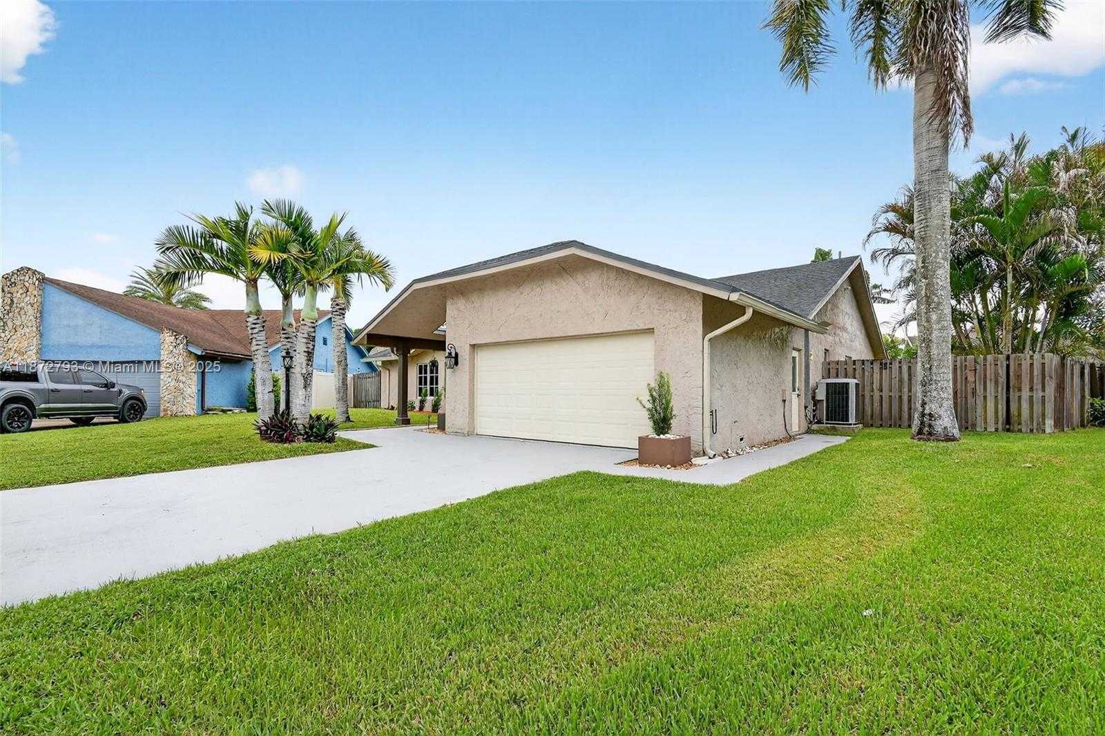 Small Image of 530 NORTH WEST 78TH TER, Plantation Number 4