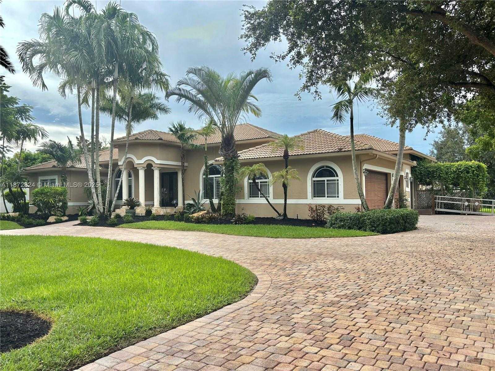 Small Image of 13040 SOUTH WEST 30TH CT, Davie Number 2