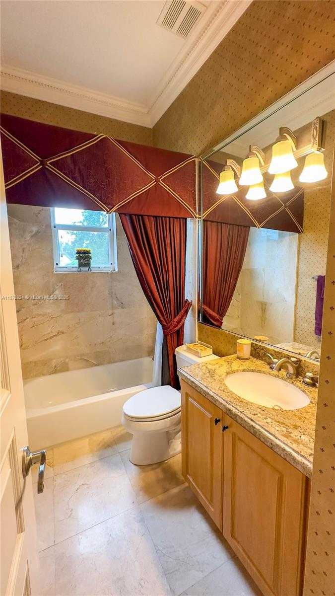 Small Image of 13040 SOUTH WEST 30TH CT, Davie Number 31