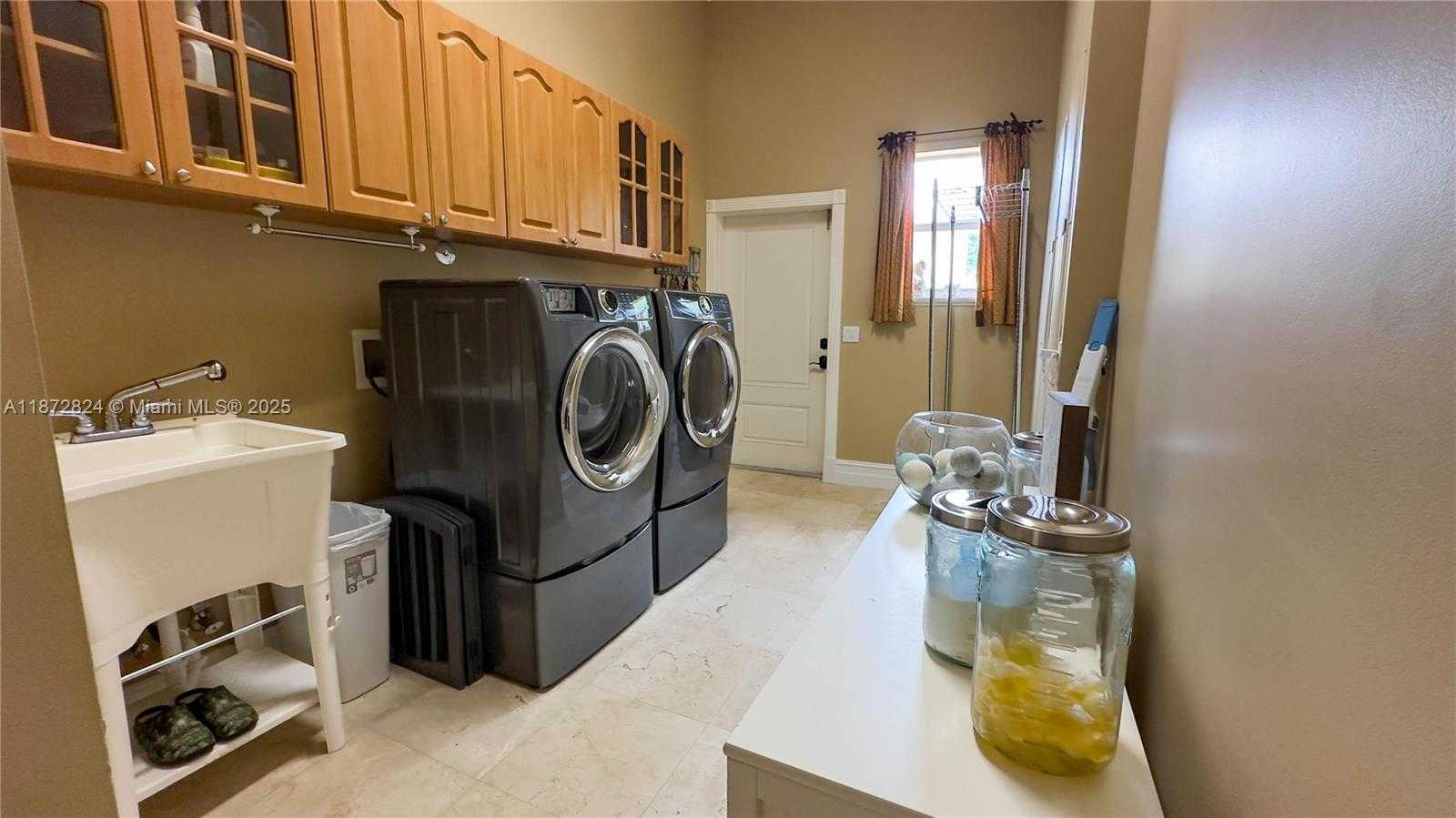 Small Image of 13040 SOUTH WEST 30TH CT, Davie Number 34