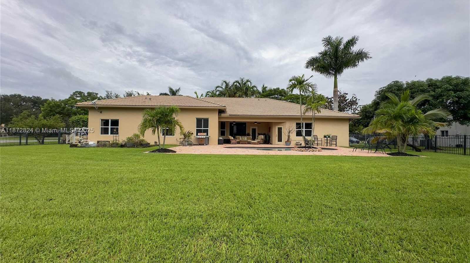 Small Image of 13040 SOUTH WEST 30TH CT, Davie Number 38