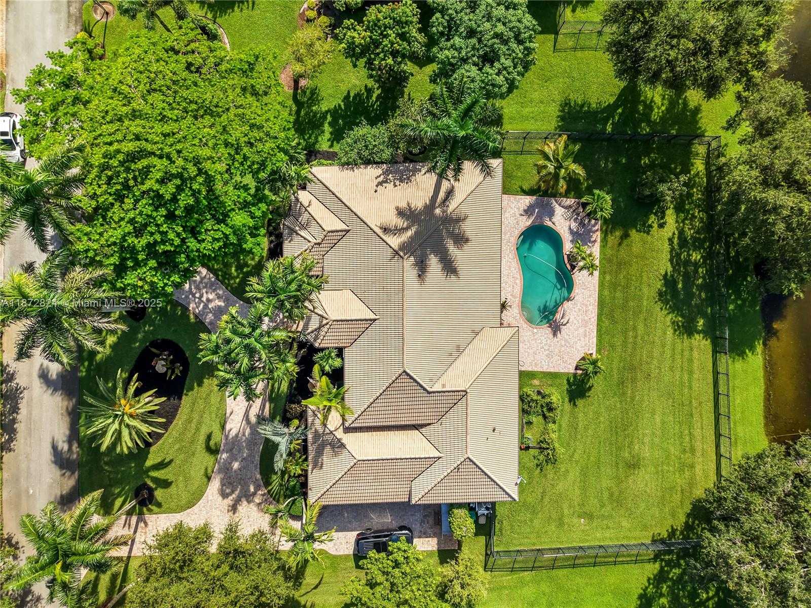 Small Image of 13040 SOUTH WEST 30TH CT, Davie Number 5