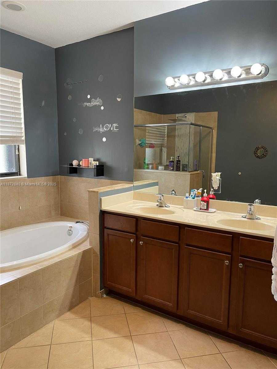 Small Image of 11516 SOUTH WEST 234TH ST, Homestead Number 14