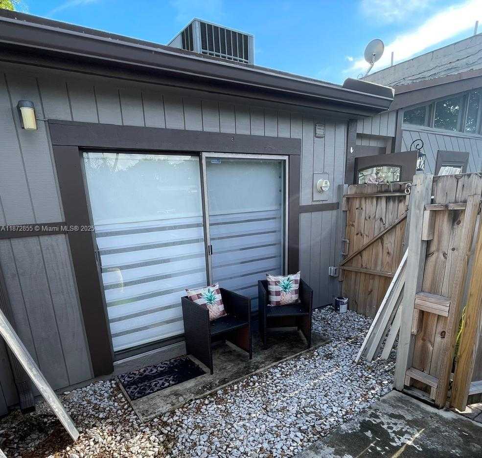 Small Image of 13168 SOUTH WEST 93RD PL, Miami Number 10