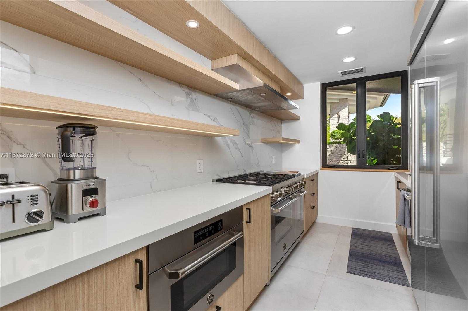 Small Image of 2965 NORTH EAST SURREY LN, Weston Number 16