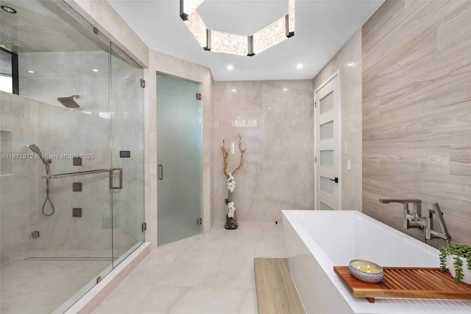 Small Image of 2965 NORTH EAST SURREY LN, Weston Number 32