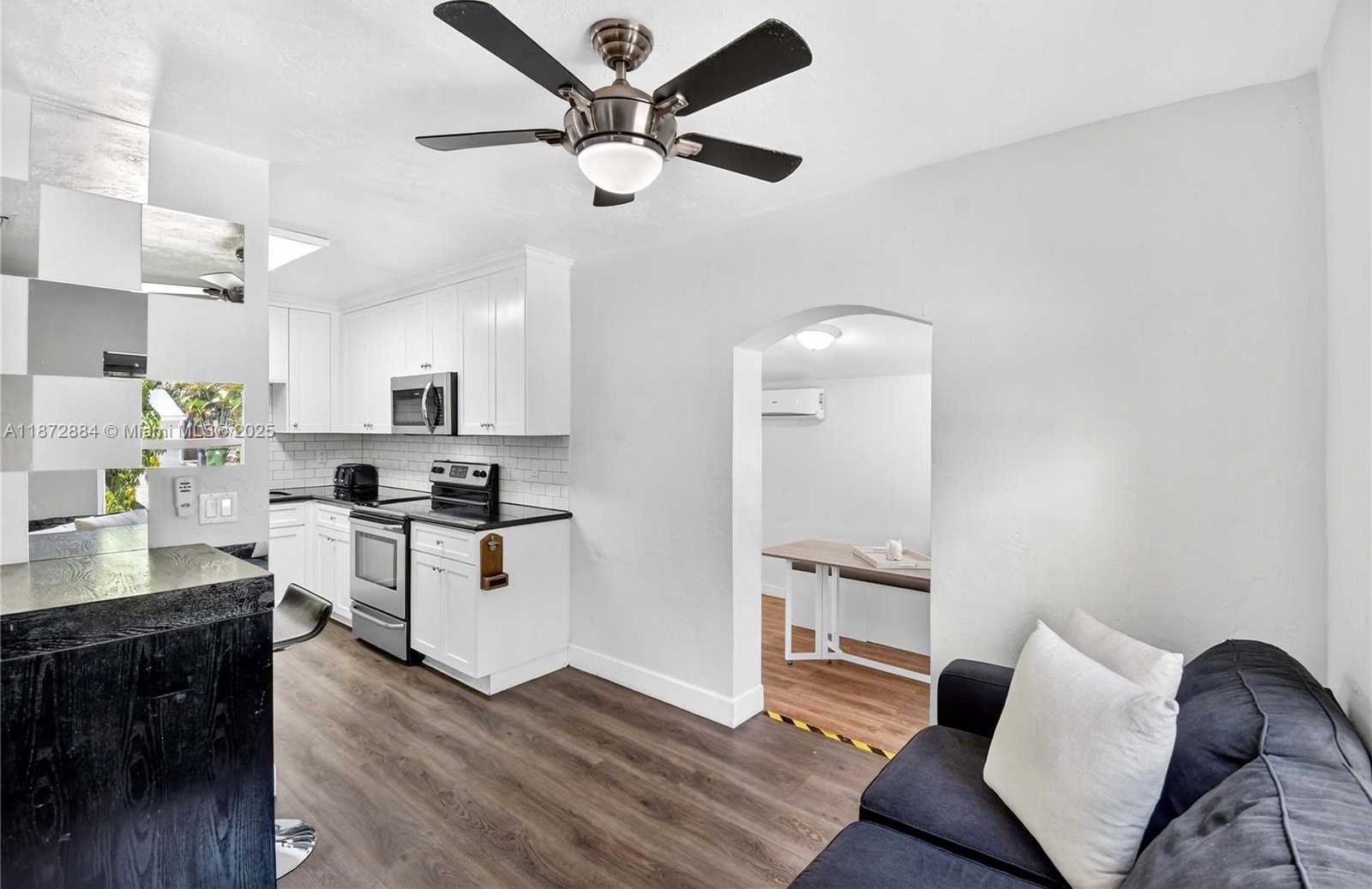 Small Image of 708 SOUTH WEST 19TH ST, Fort Lauderdale Number 14