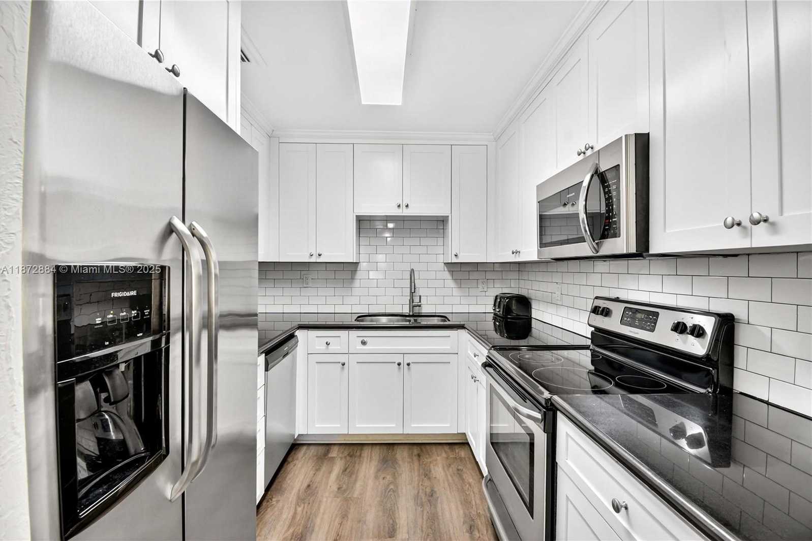 Small Image of 708 SOUTH WEST 19TH ST, Fort Lauderdale Number 15