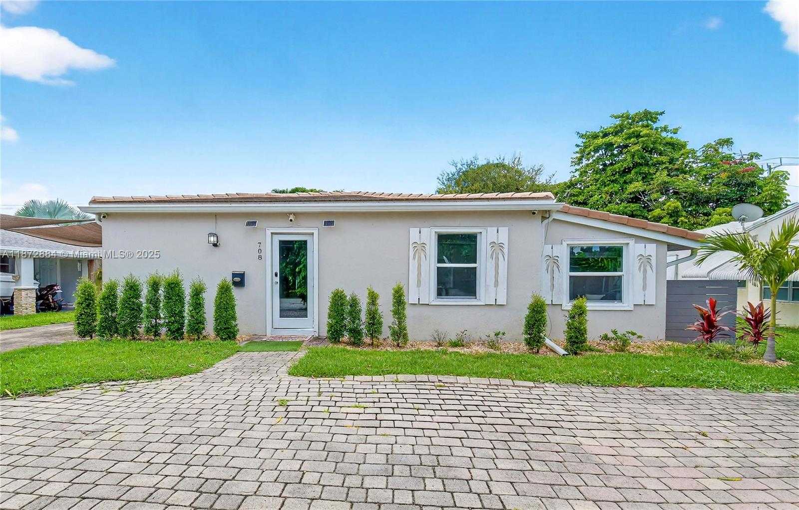 Small Image of 708 SOUTH WEST 19TH ST, Fort Lauderdale Number 2